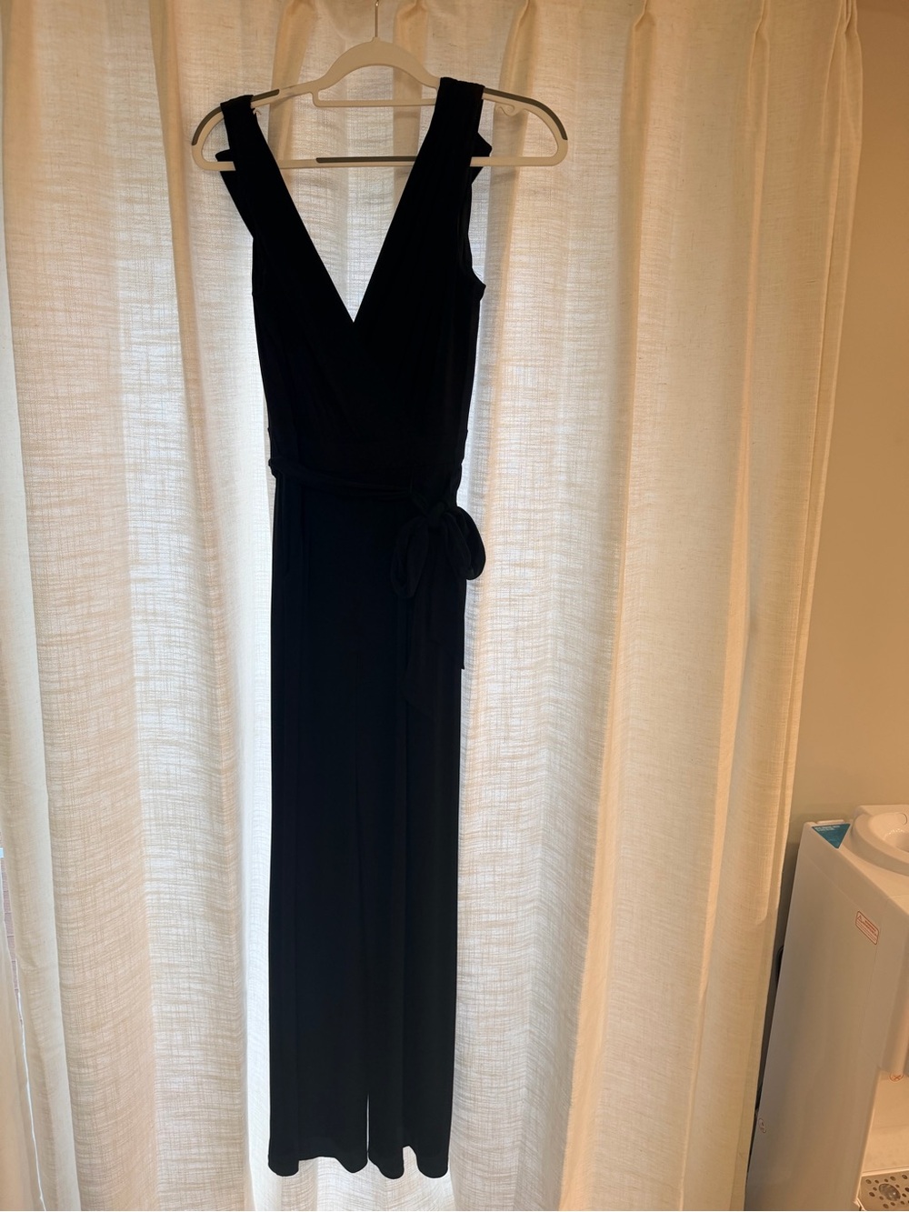 Vince Camuto Black Sleeveless V-Neck wide leg jumpsuit with Tie Waist Size S